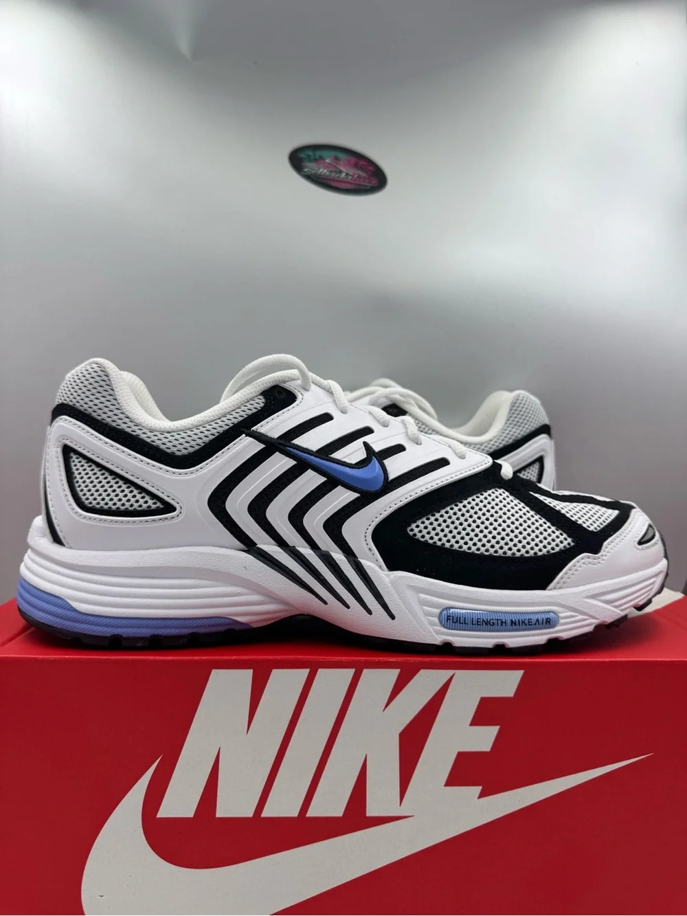 Nike Air Pegasus 2005 White Black Royal Pulse BRAND NEW Size 13 - Picture 2 of 8
